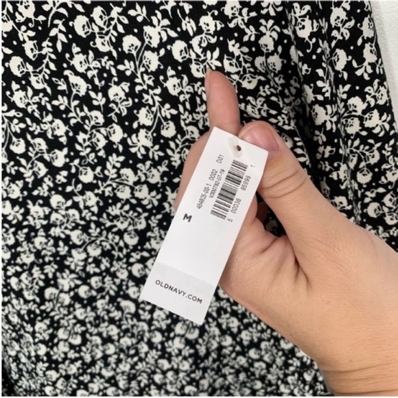 NWT Old Navy Twist Front Dress Black‎ White Floral Women’s Medium Long sleeve - Picture 7 of 10